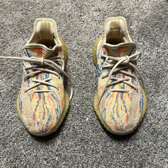 As seen in the picture, the colors are orange beige a little yellow blue - Picture 3 of 3